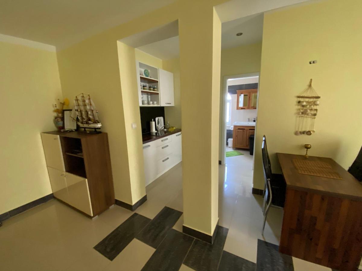 Apartments Villa Lora Kraj  Buitenkant foto