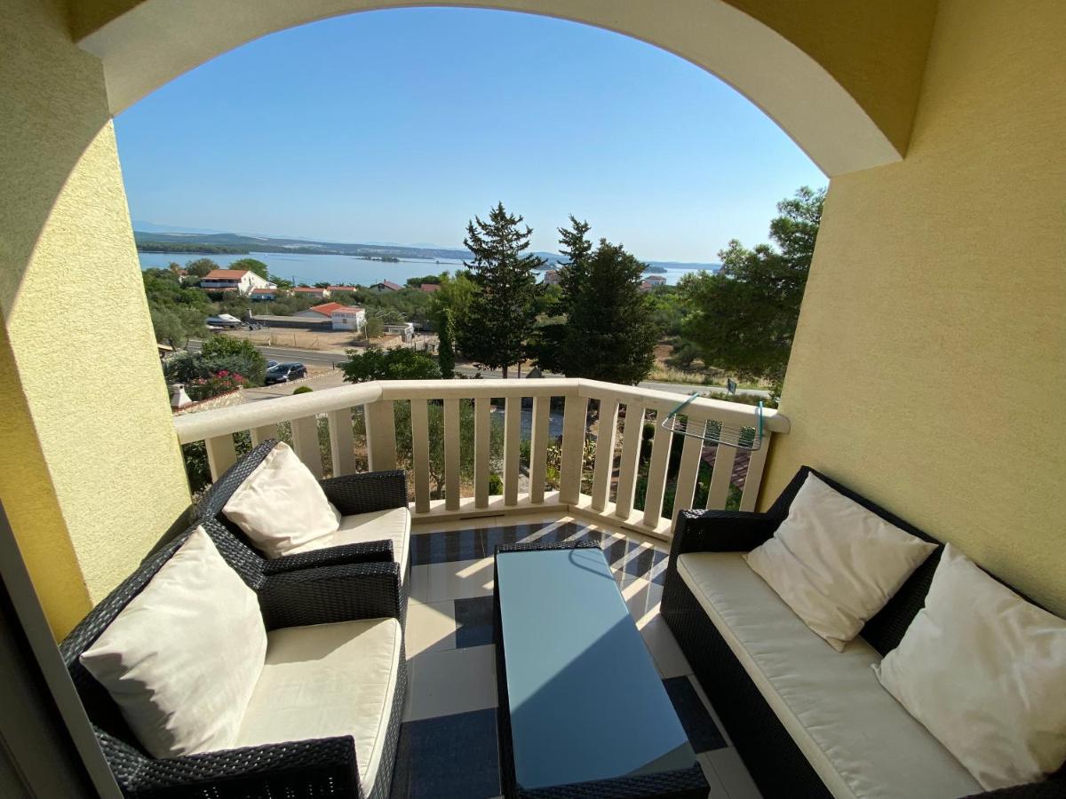 Apartments Villa Lora Kraj  Buitenkant foto